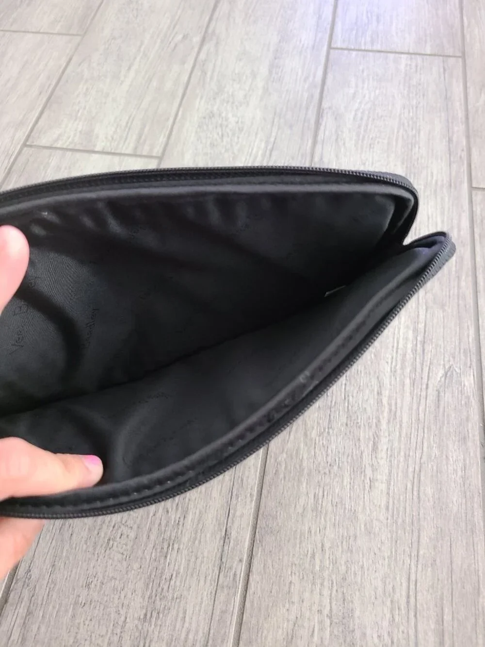 Vera Bradley Chandelier Noir Tablet Sleeve Floral Black and White NWT - Picture 7 of 8